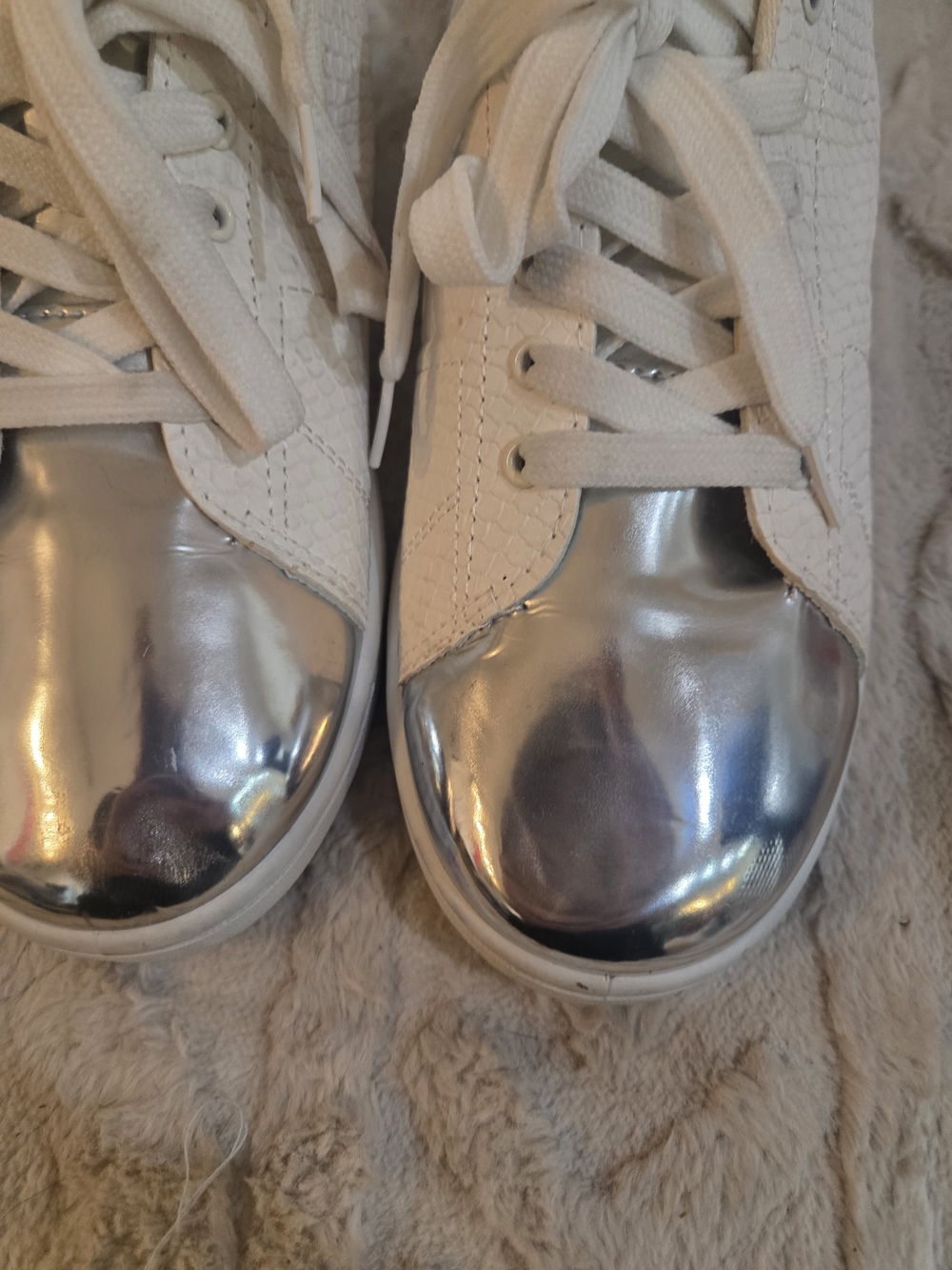 chatties White & Silver Lace-Up Sneakers with Silver Metallic Toe Woman Size 11 - Picture 10 of 10